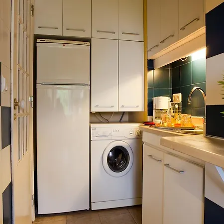 Apartment Myplace - Principe Real Studio Lisbon